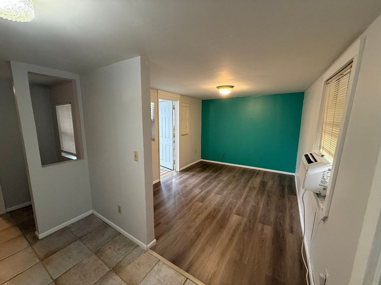 1233 Virginia Dr - Photo 3 of 13