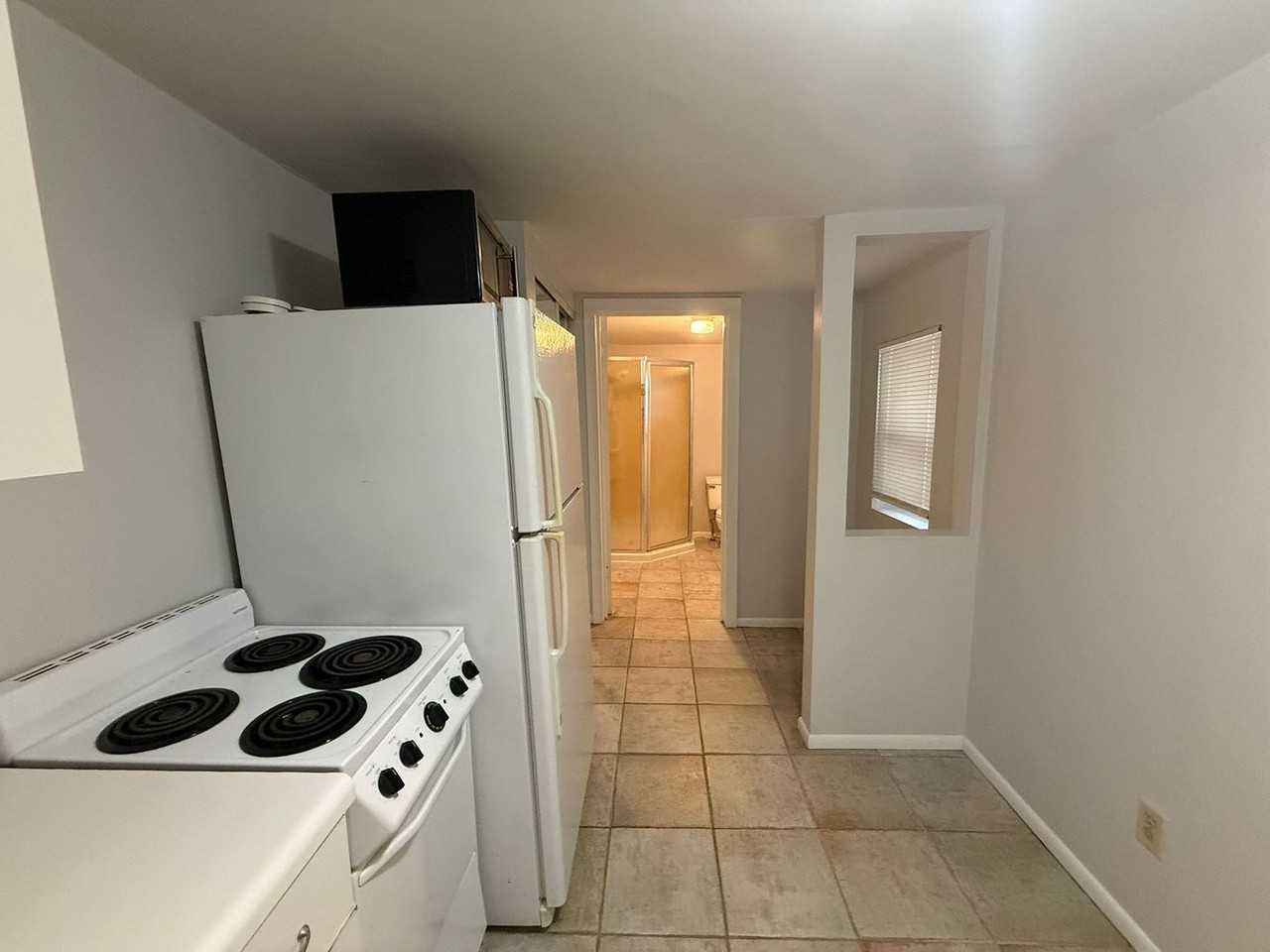 1233 Virginia Dr - Photo 6 of 13