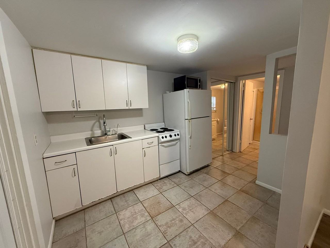 1233 Virginia Dr - Photo 7 of 13