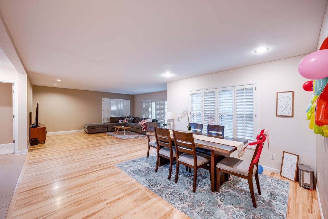 1255 Se Sunnymead Way - Photo 3 of 36