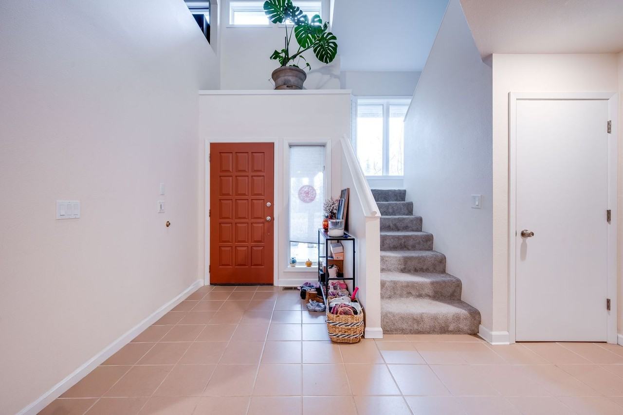 1255 Se Sunnymead Way - Photo 4 of 36