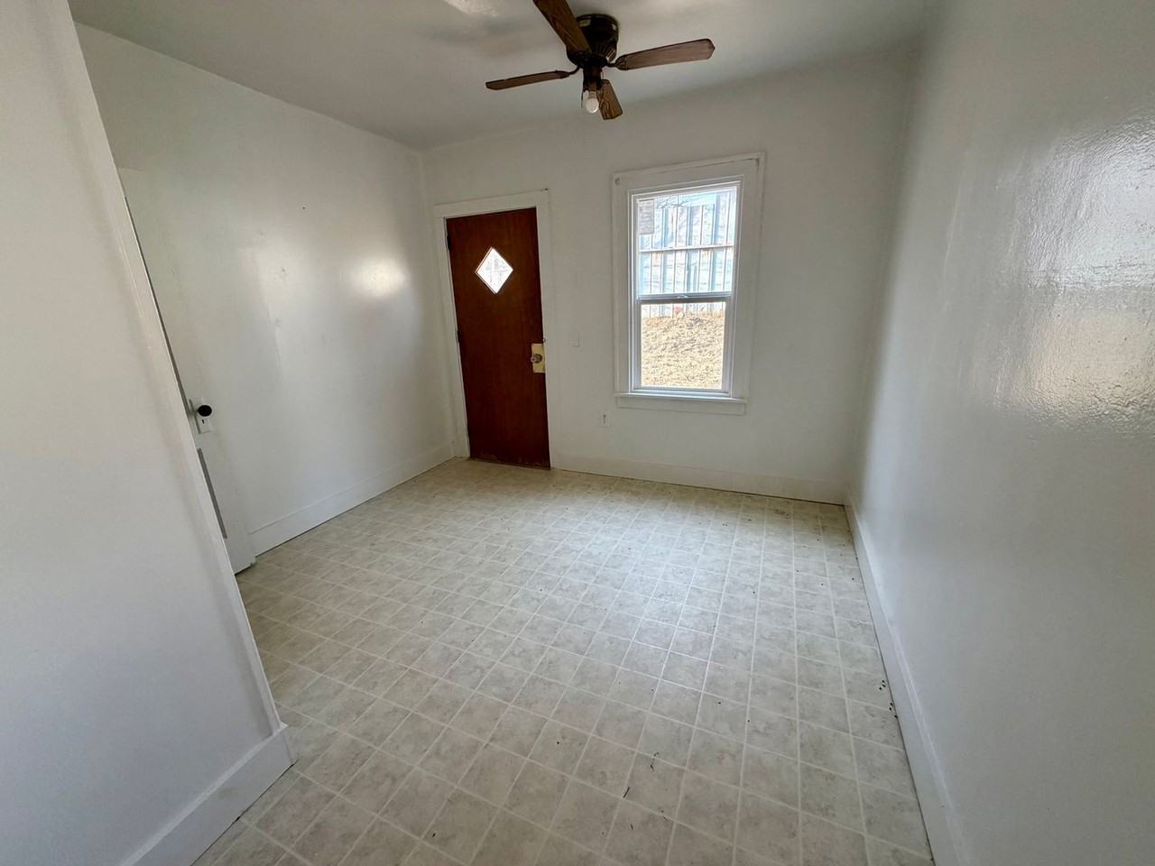 2801 3rd St - Photo 5 of 8