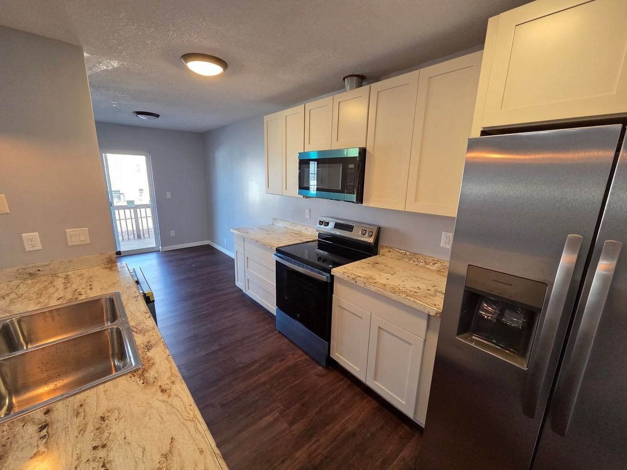 4741 Welcome Ave N - Photo 4 of 33