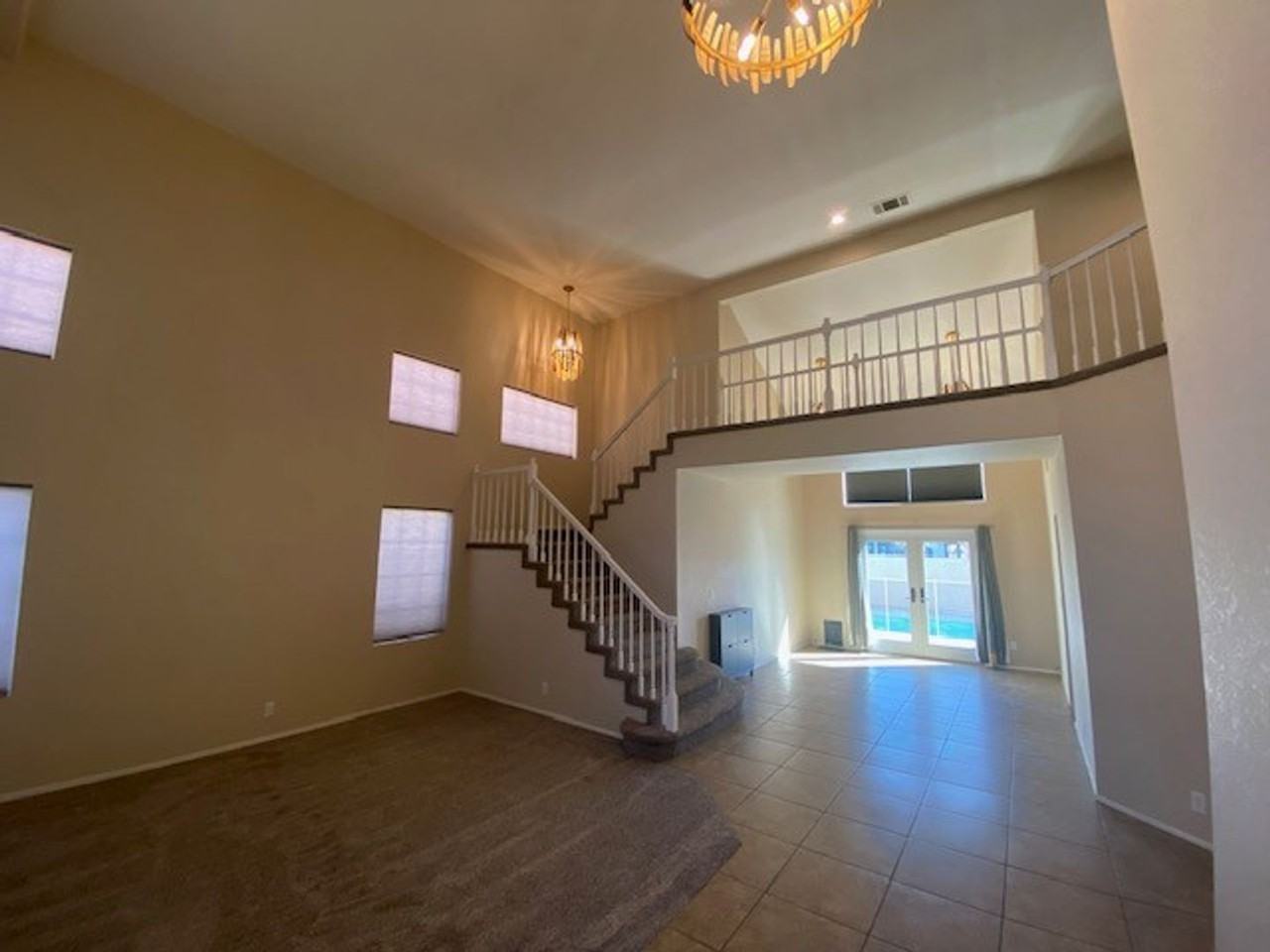 2640 Ohio Ct - Photo 2 of 26