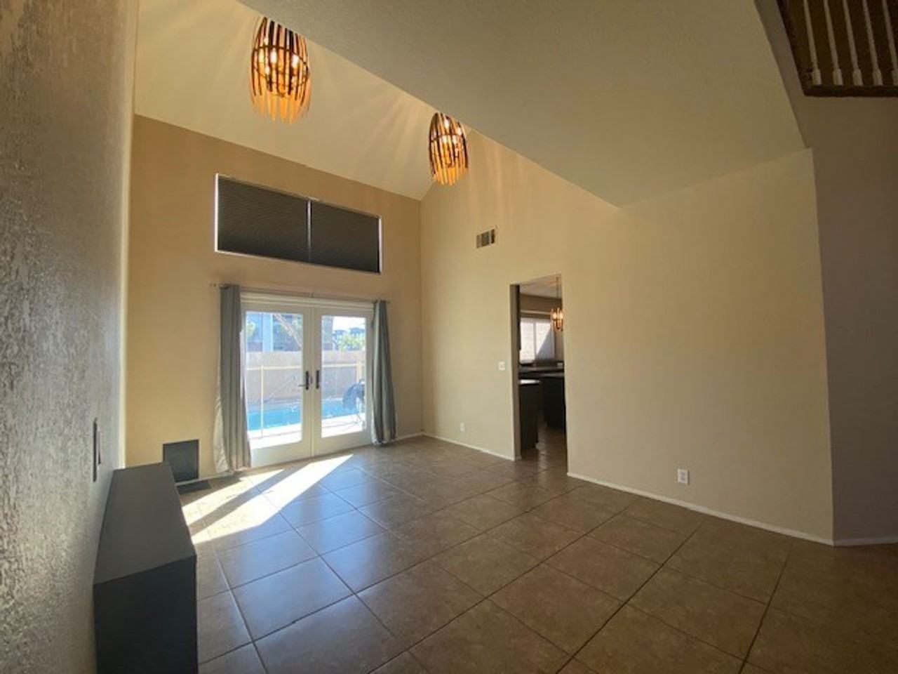 2640 Ohio Ct - Photo 3 of 26