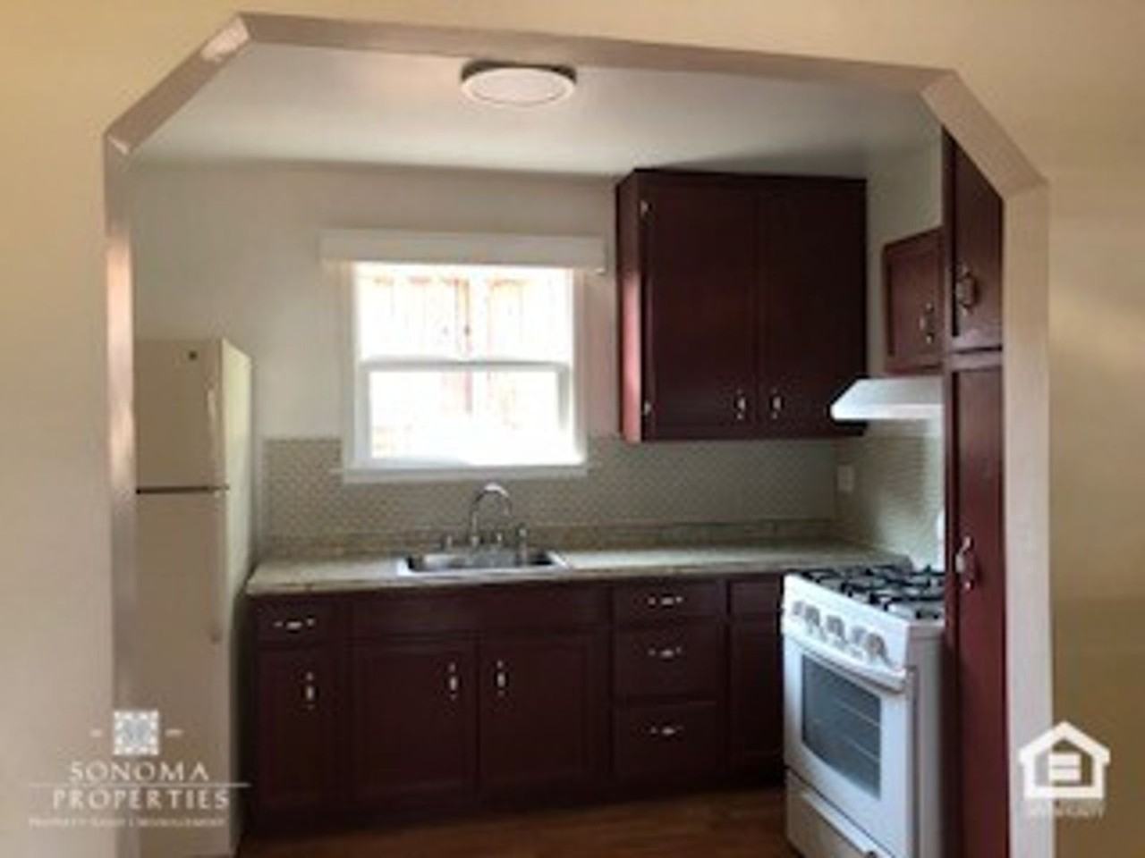 595 Boyes Blvd #5 - Photo 6 of 8