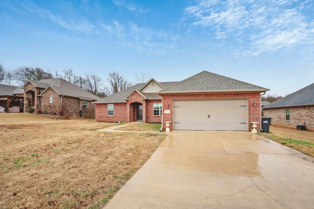 4703 Cory St - Photo 2 of 25