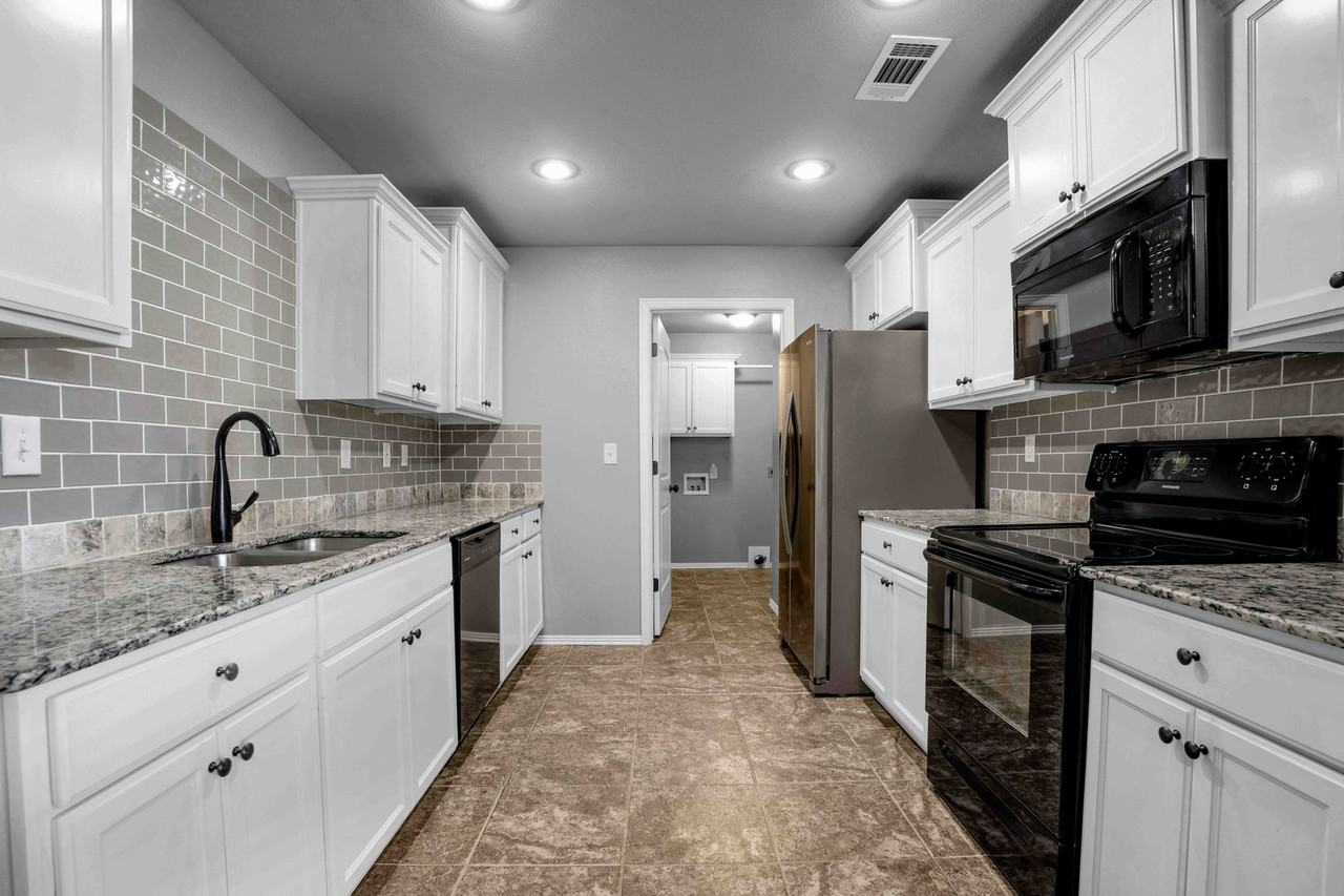 4703 Cory St - Photo 7 of 25