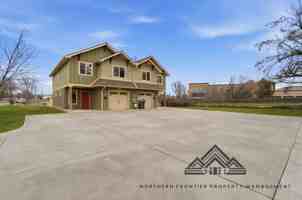 featured image of 218 E Whitman Dr