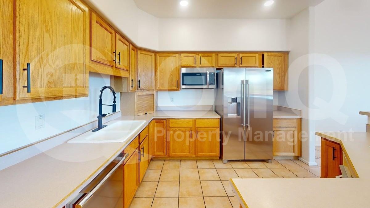 8740 N Johnny Miller Dr - Photo 7 of 27