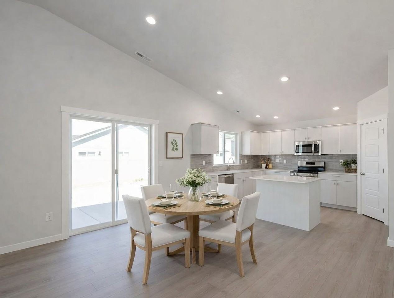 6314 W Naxos St - Photo 4 of 4