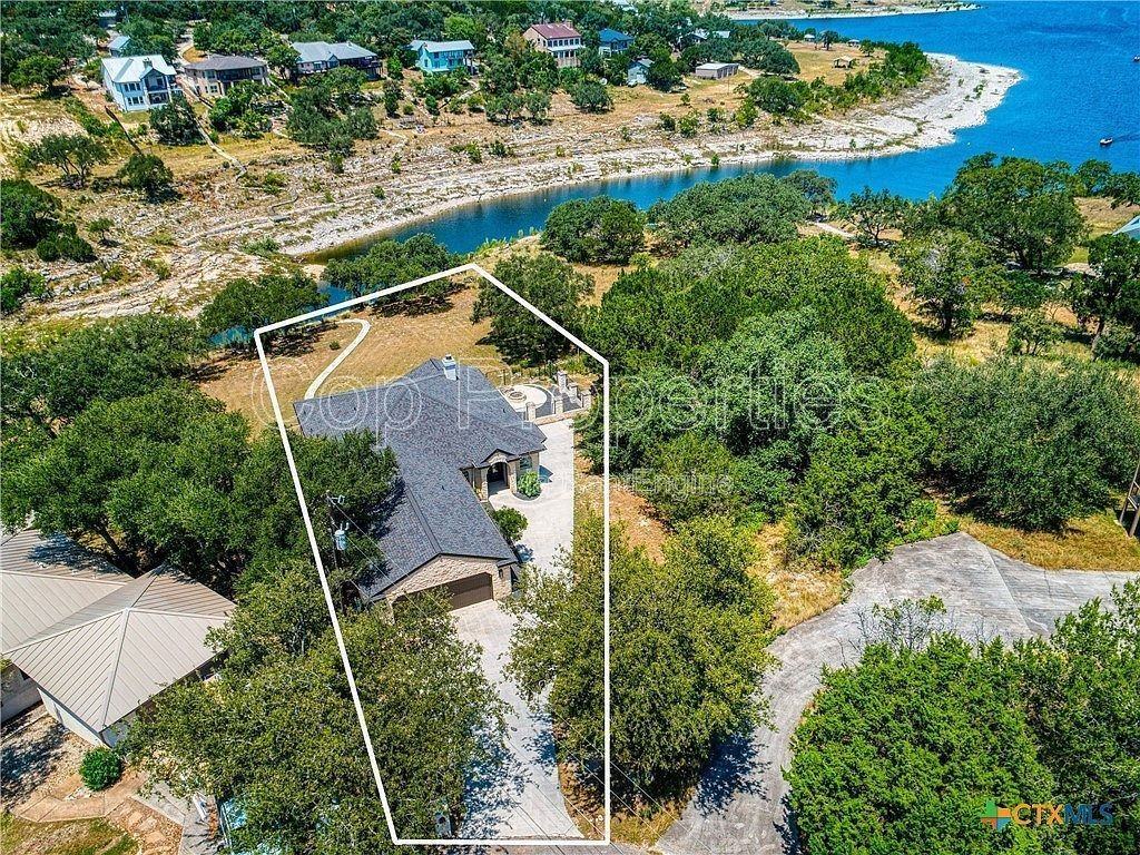 321 Village View Dr - Photo 3 of 48