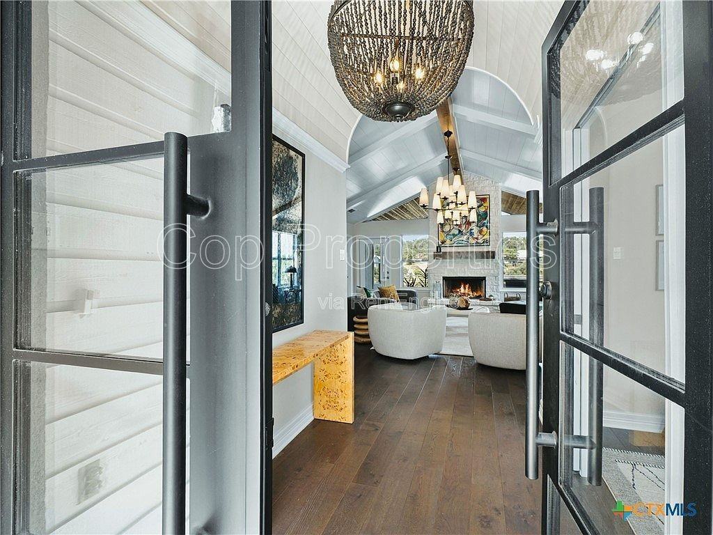 321 Village View Dr - Photo 4 of 48