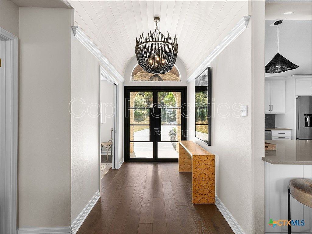 321 Village View Dr - Photo 5 of 48