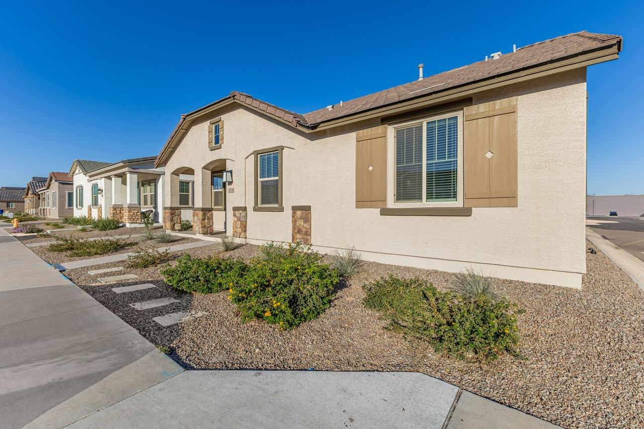 3731 N 99th Dr - Photo 3 of 22