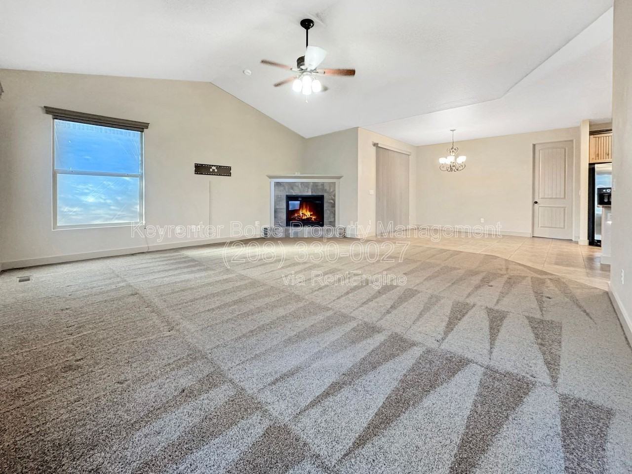 3349 N Justin Ave - Photo 3 of 29