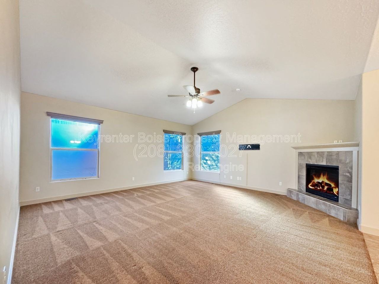 3349 N Justin Ave - Photo 4 of 29