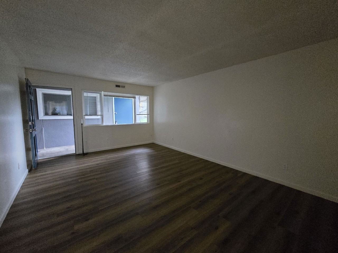 633 Se Flint St #7 - Photo 3 of 11