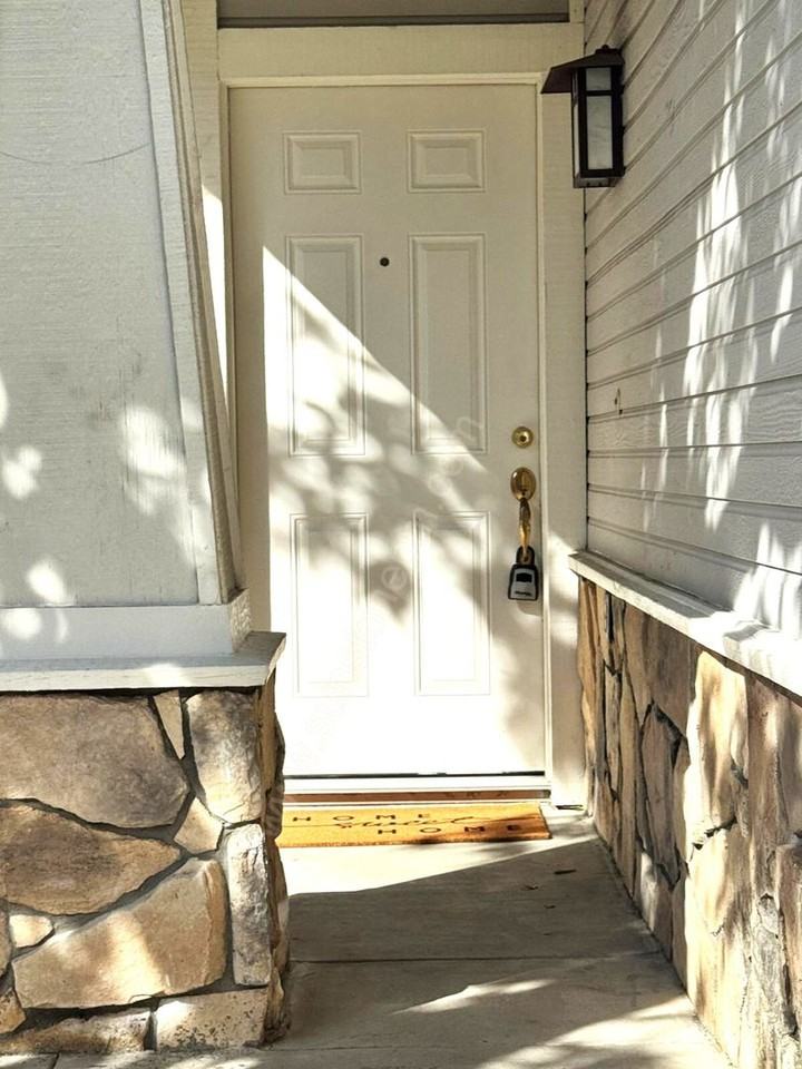 135 Citrus Ranch Rd - Photo 2 of 29