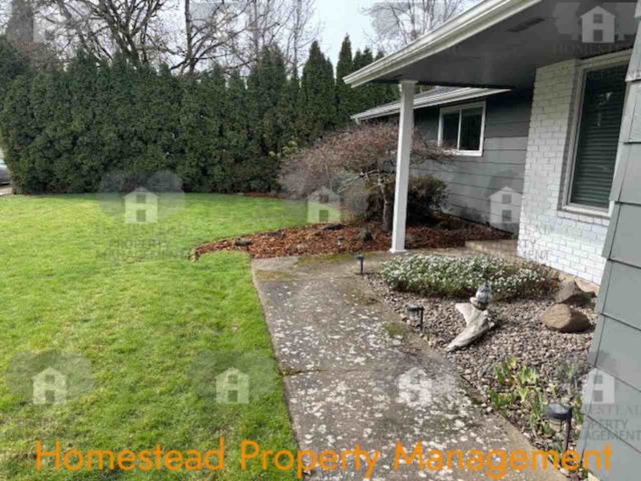 5327 Queens Ave Ne - Photo 3 of 6