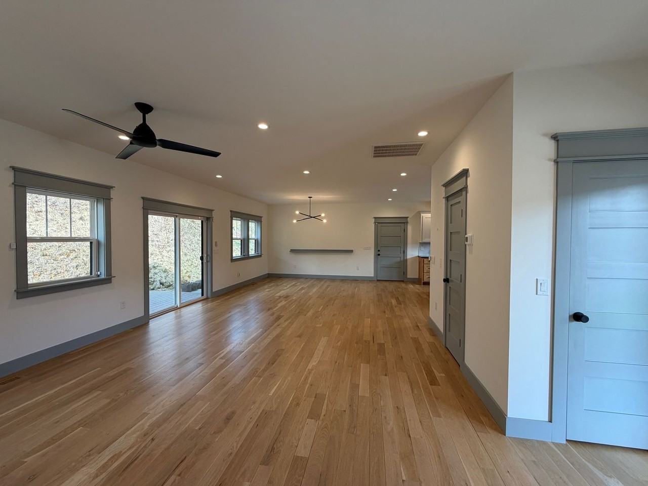 41 Acona Ln - Photo 6 of 50