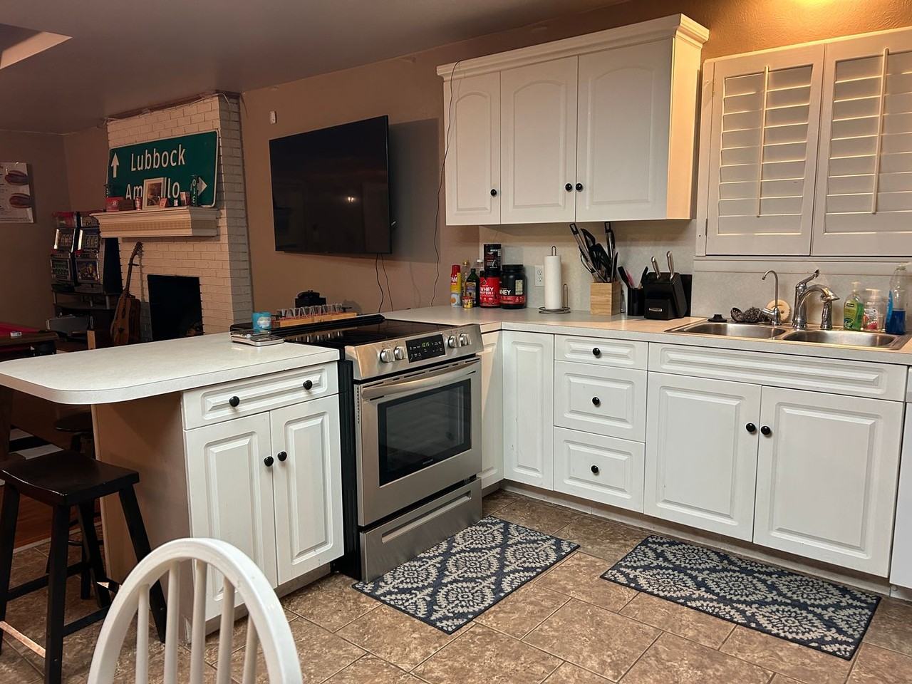 3605 48th St - Photo 6 of 10