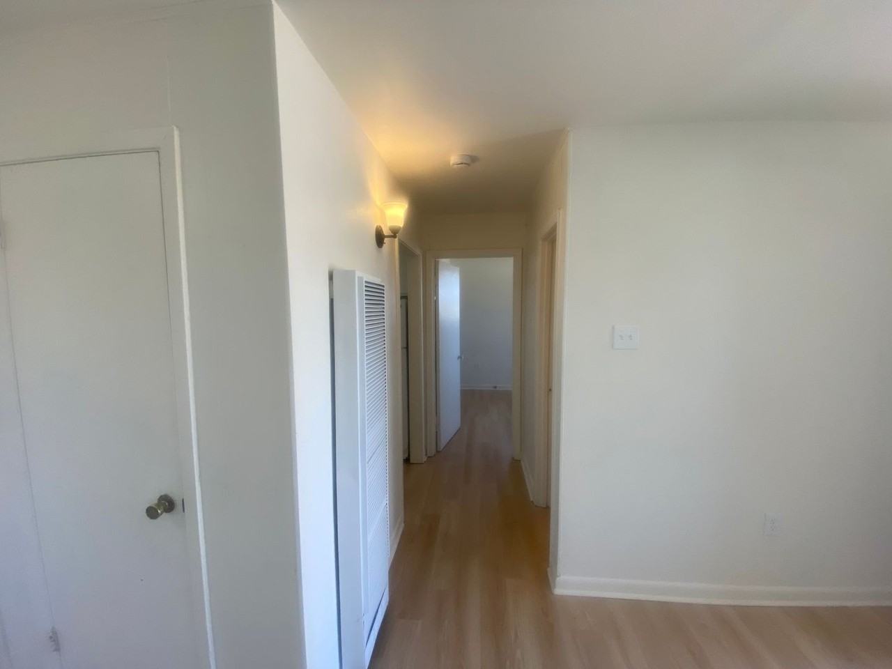 975 W Mckinley St - Photo 4 of 9