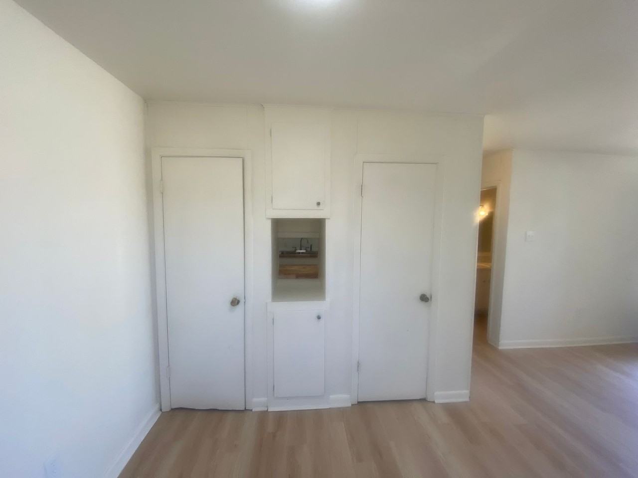 975 W Mckinley St - Photo 5 of 9