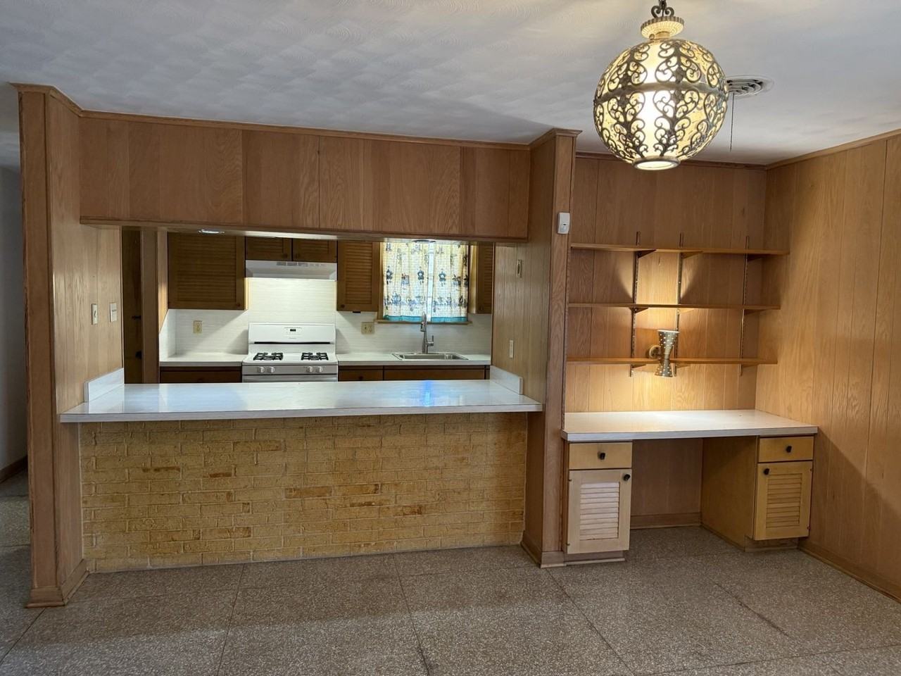 956 Bonnabel Blvd - Photo 2 of 8