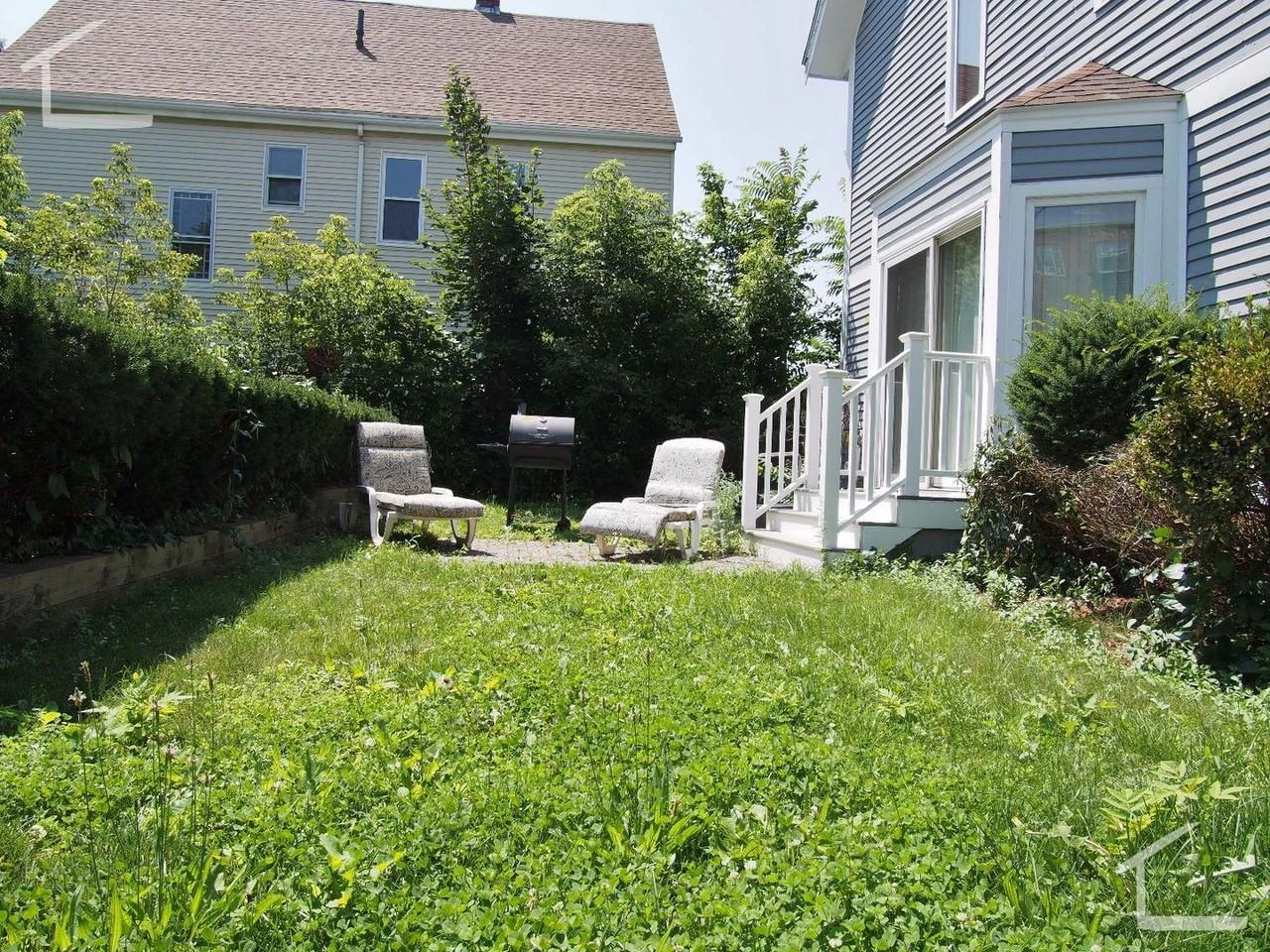 37 Etna St - Photo 6 of 28