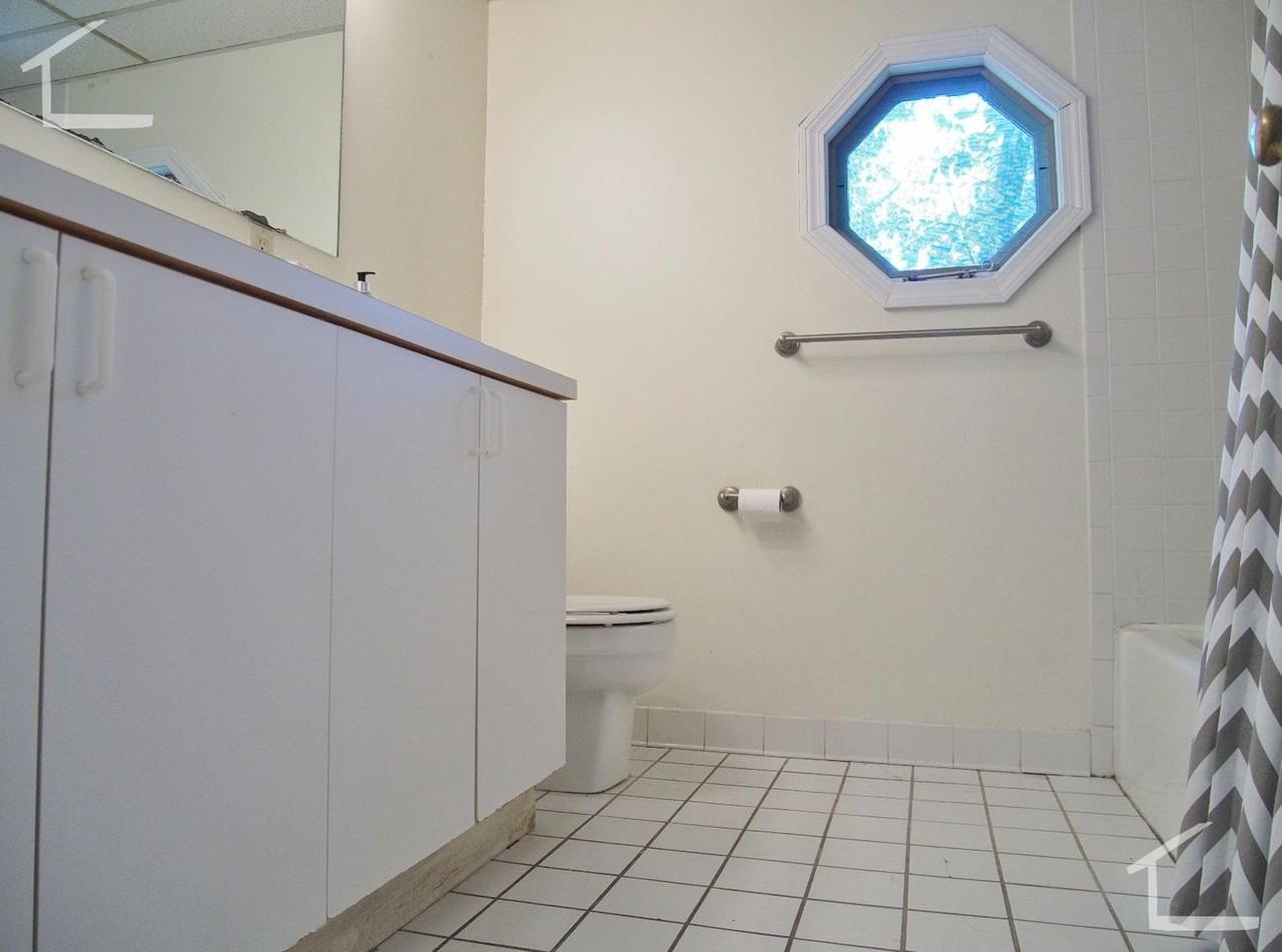 37 Etna St - Photo 7 of 28