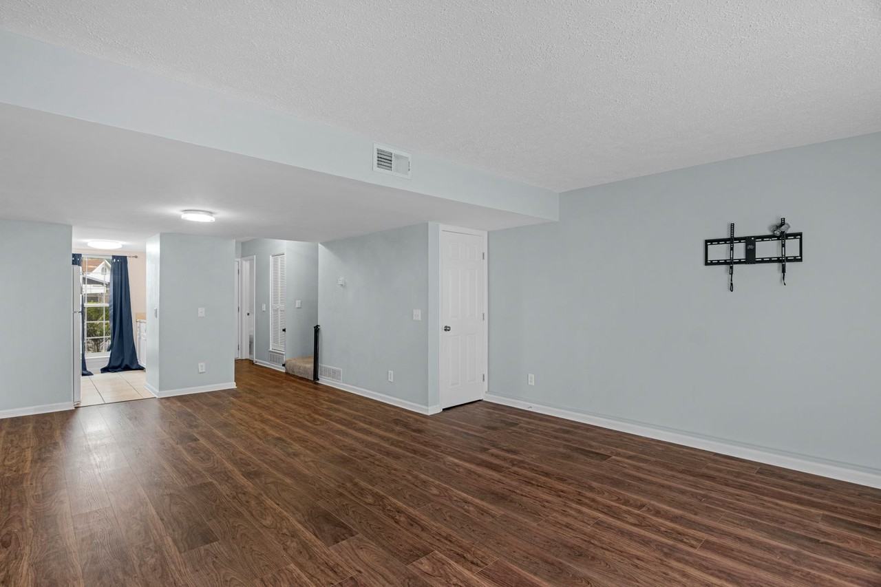 44 Knollwood Cir - Photo 5 of 18