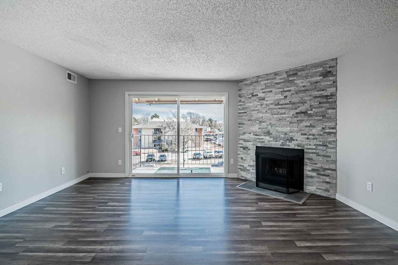 12141 Melody Dr - Photo 6 of 34