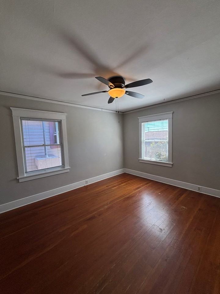 844 E Main St - Photo 3 of 4