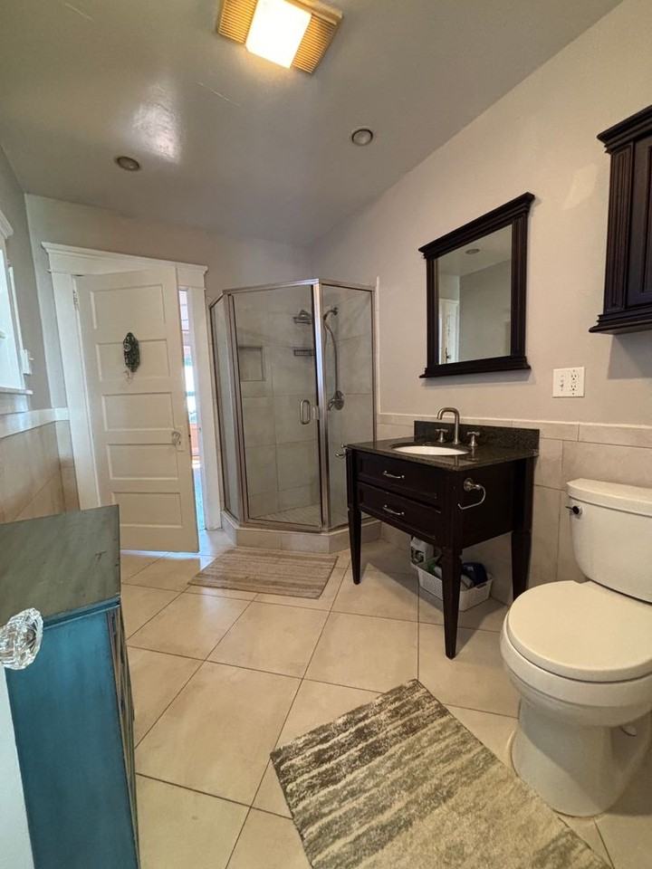 844 E Main St - Photo 4 of 4