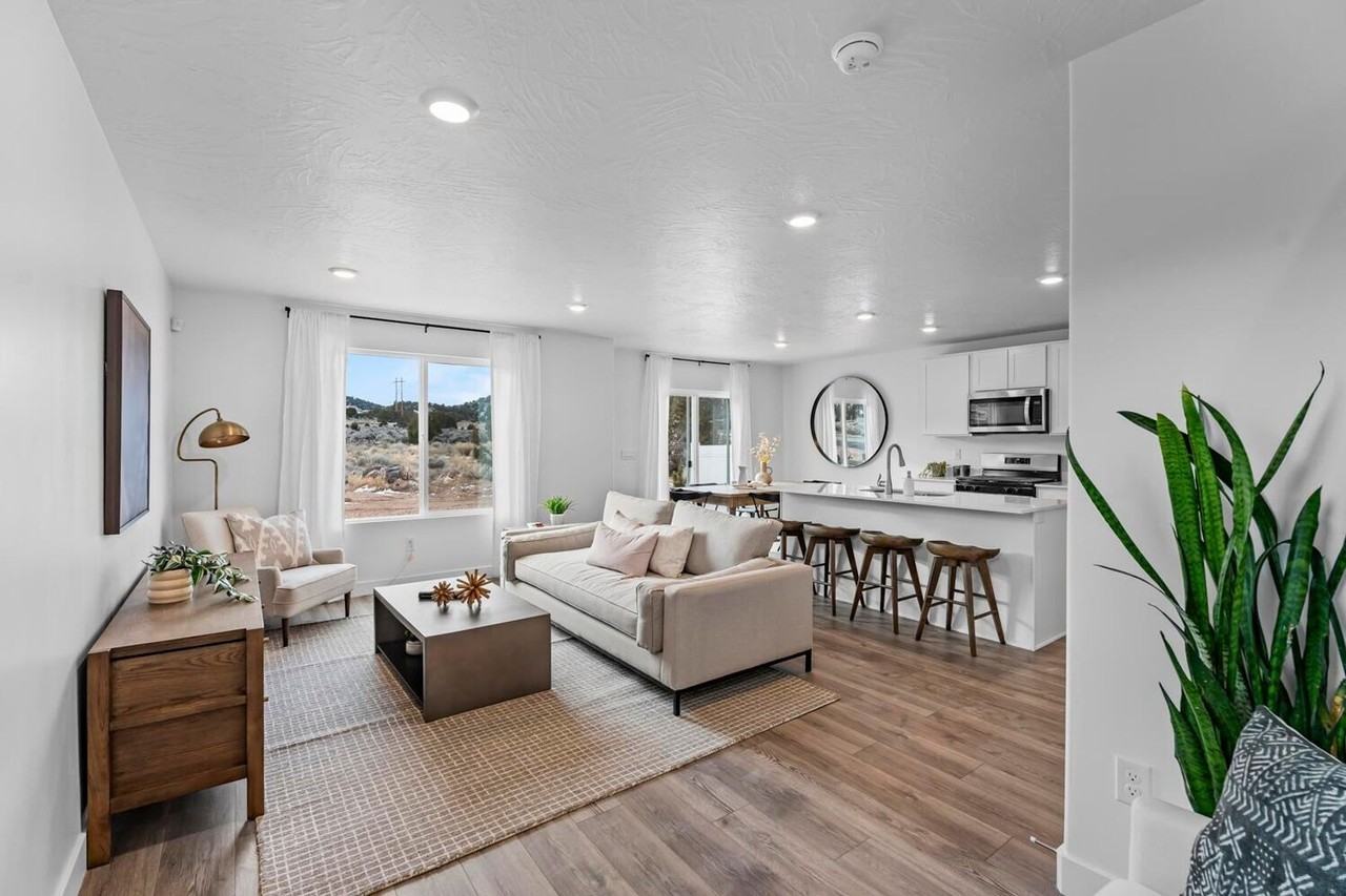 618 S Rockwell Ln #1183 - Photo 2 of 11