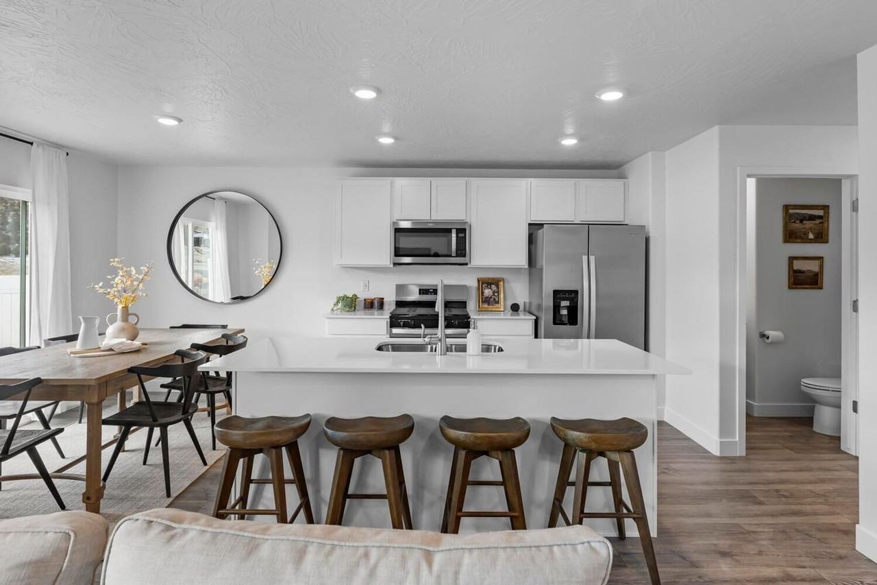 618 S Rockwell Ln #1183 - Photo 4 of 11