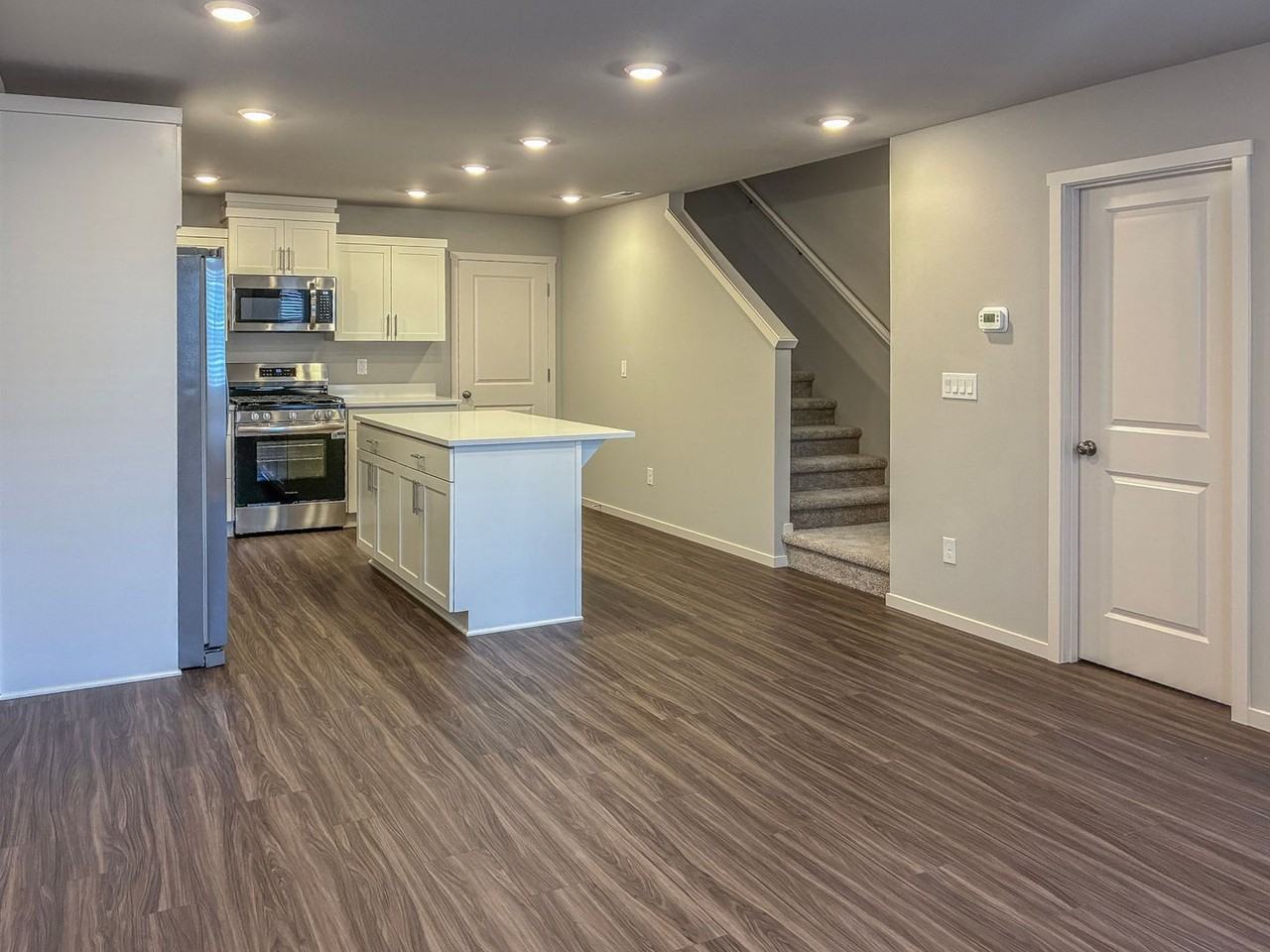 849 Sifuentez Ct - Photo 7 of 35