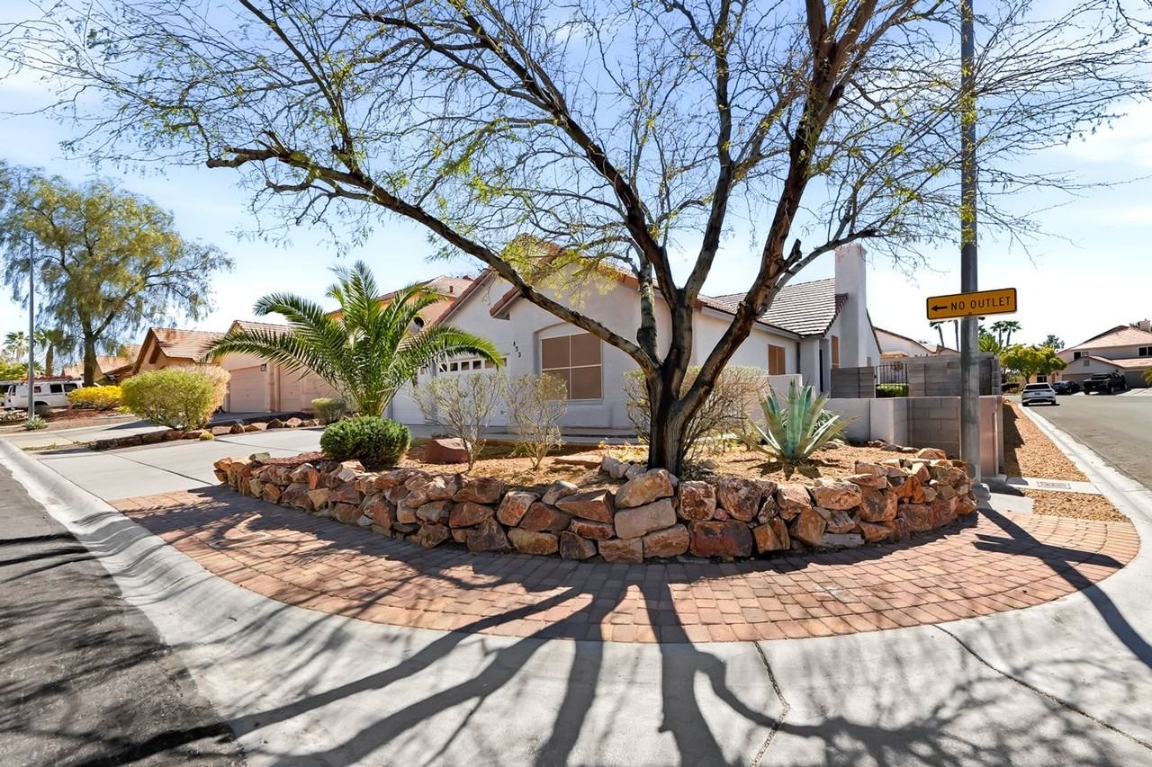 833 Glitter Glen Ct - Photo 2 of 40
