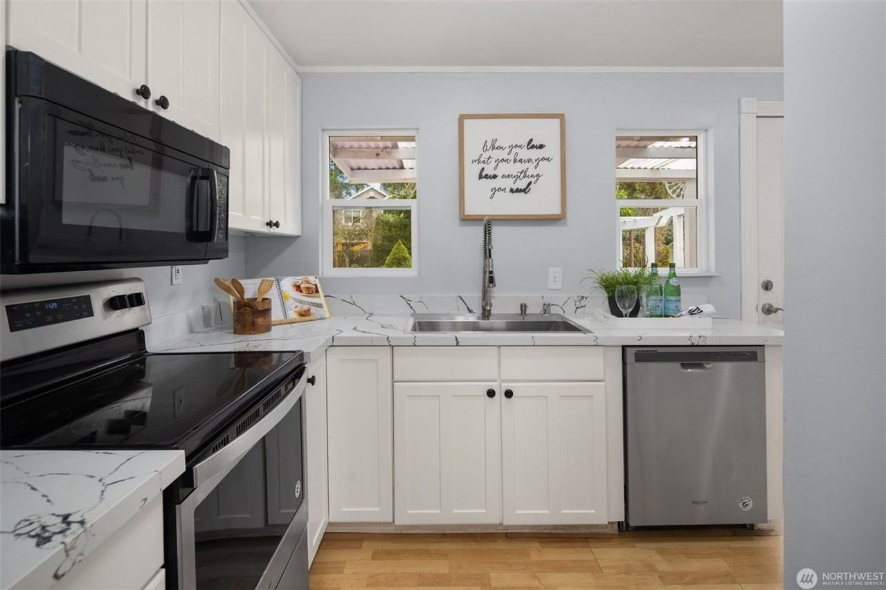 13308 125th Ave Ne - Photo 7 of 19