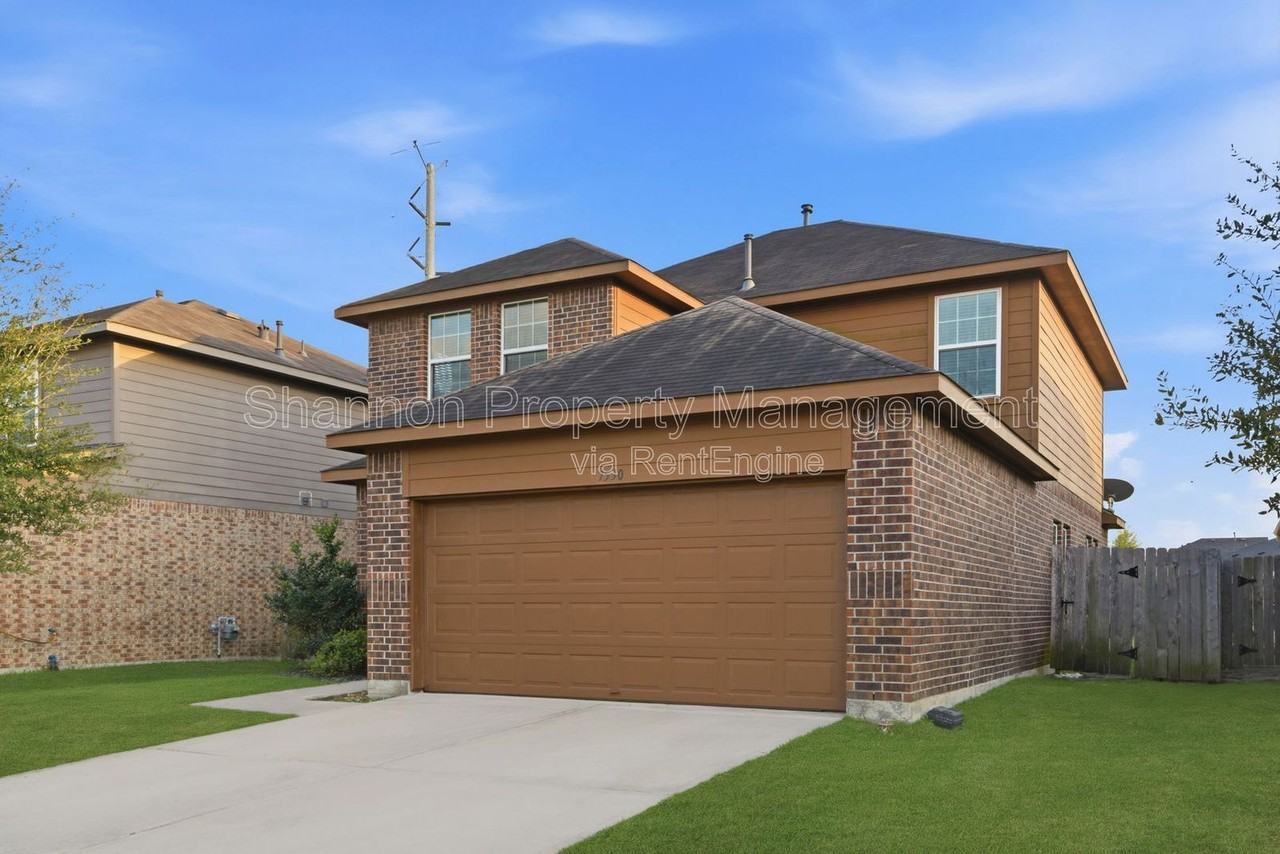 7530 Foxwaithe Ln - Photo 3 of 45