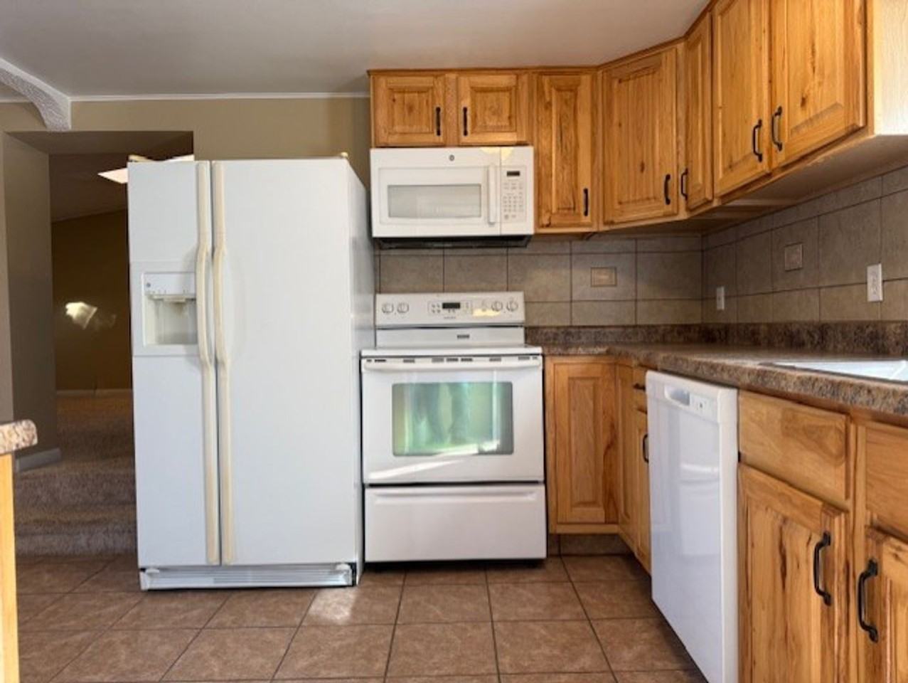 3611 Dillon Ave - Photo 5 of 35