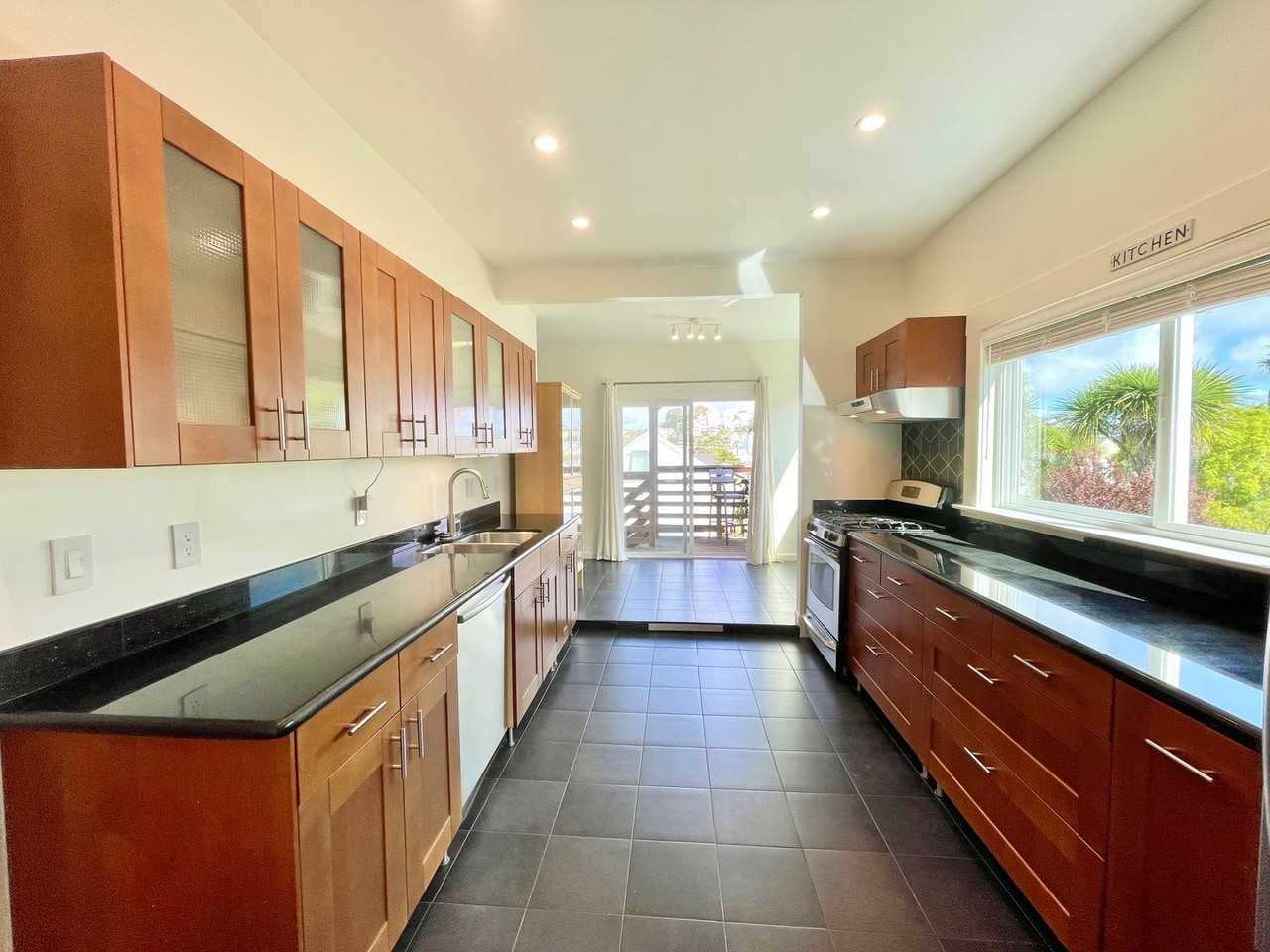 472 Clipper St - Photo 7 of 27