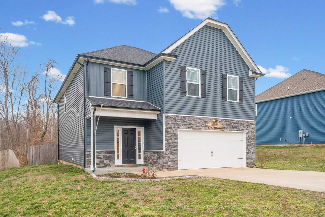 1004 Black Oak Cir - Photo 2 of 39