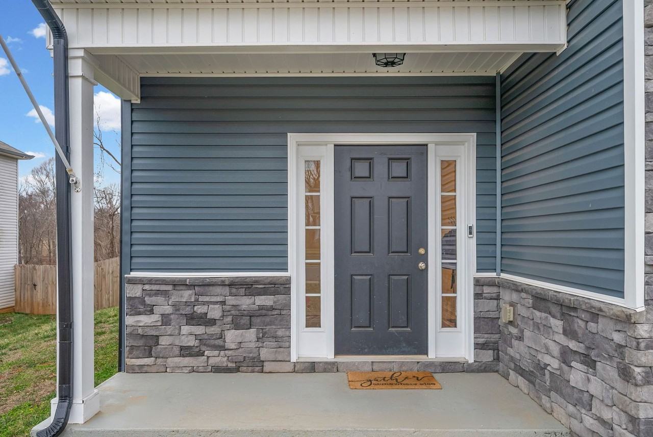 1004 Black Oak Cir - Photo 3 of 39