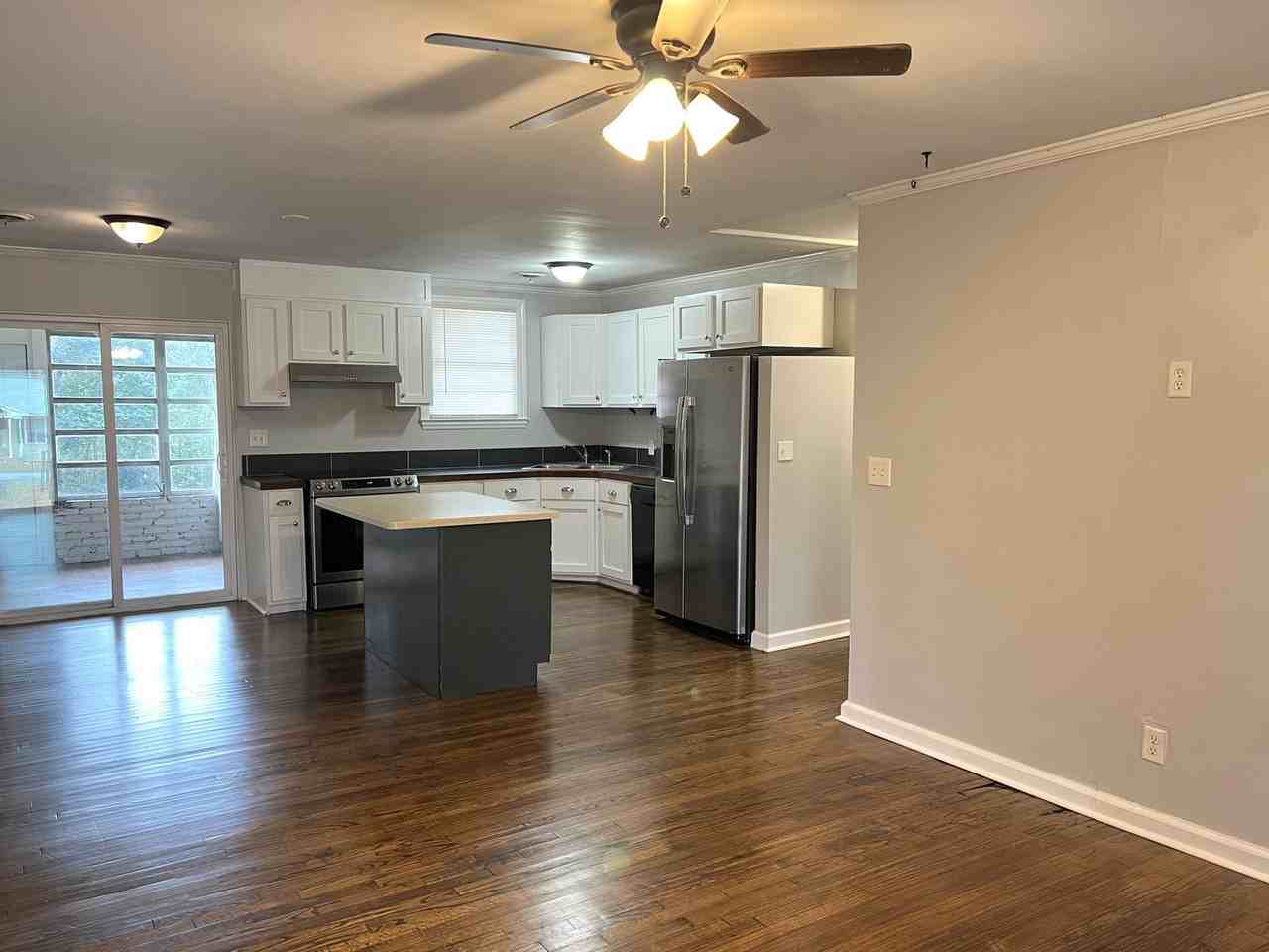 965 N Pierce Ave #A - Photo 3 of 27