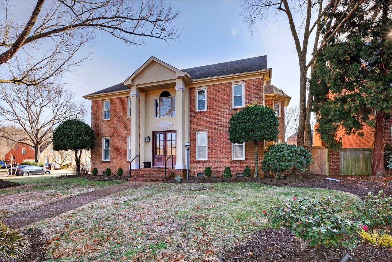 1708 Caversham Mews - Photo 2 of 41