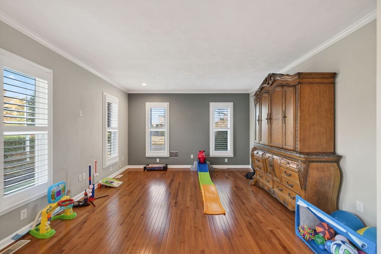 1708 Caversham Mews - Photo 6 of 41