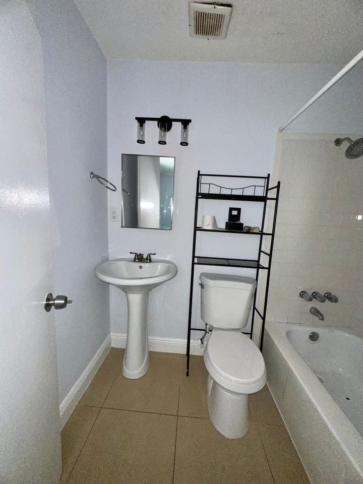 2535 Parkway St #1 - Photo 5 of 10