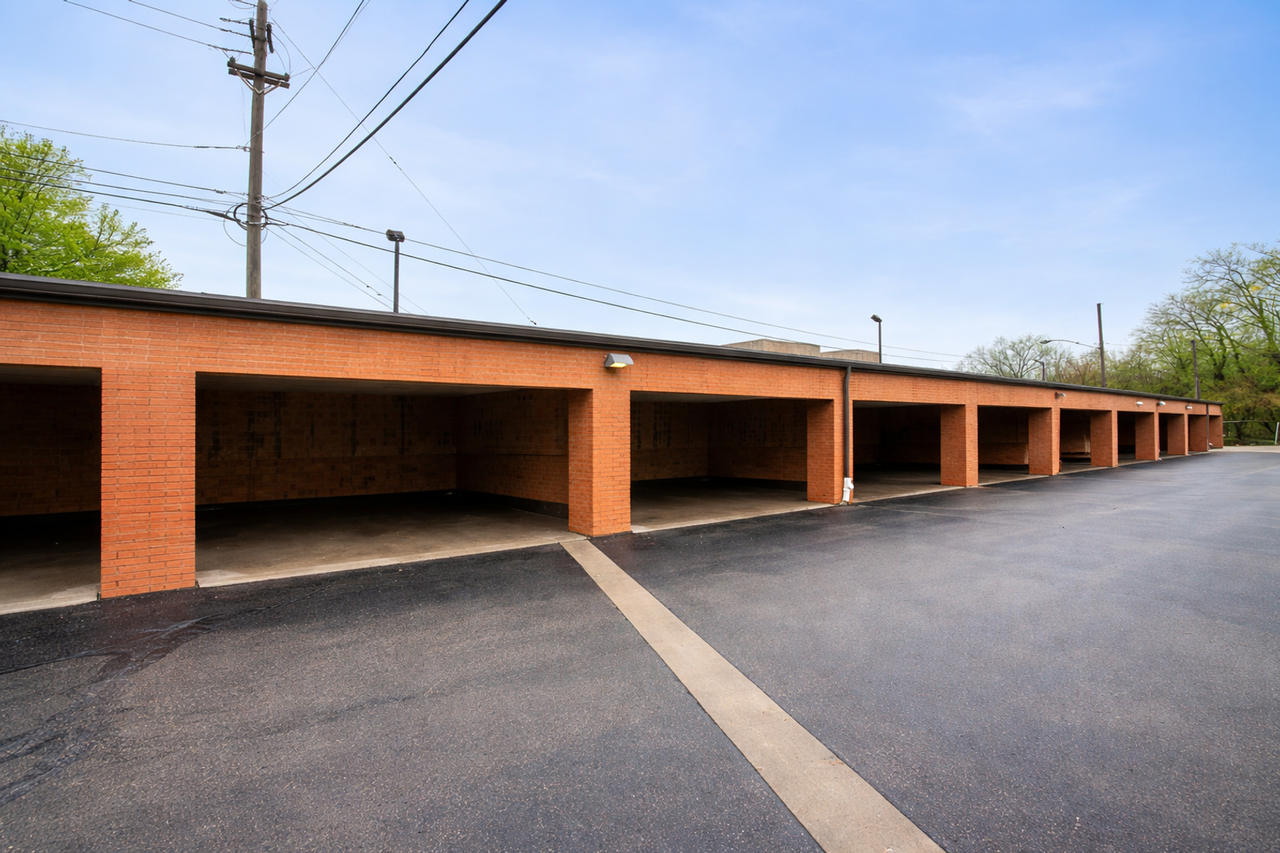 22081 River Oaks Dr - Photo 7 of 24